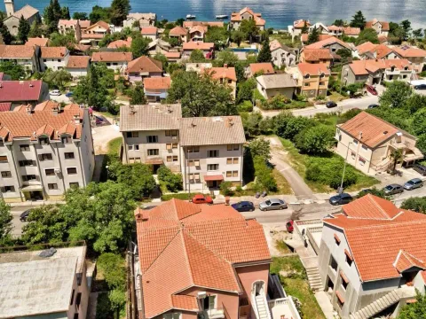 Rent, one bedroom apartment, 36m², Dobrota, Kotor - image 10