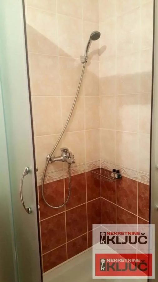 Izdavanje, garsonjera, 29m², Centar, Novi Sad
