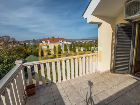 Izdavanje, kuća, 370m², Zabjelo, Podgorica - image 9