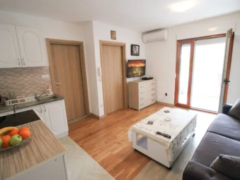 Sale, one bedroom apartment, 33m², Centar, Podgorica - image 1