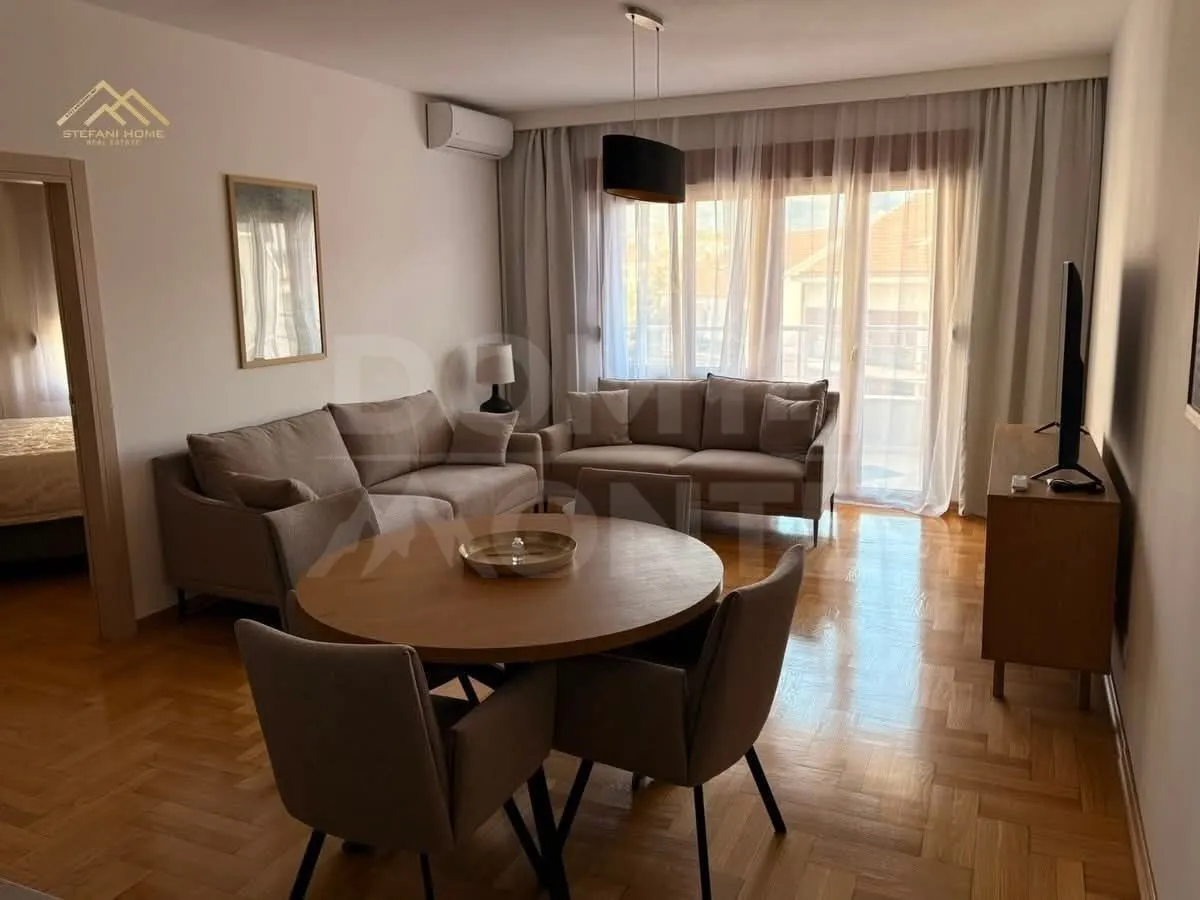 Rent, one bedroom apartment, 64m², Tivat, Crna Gora