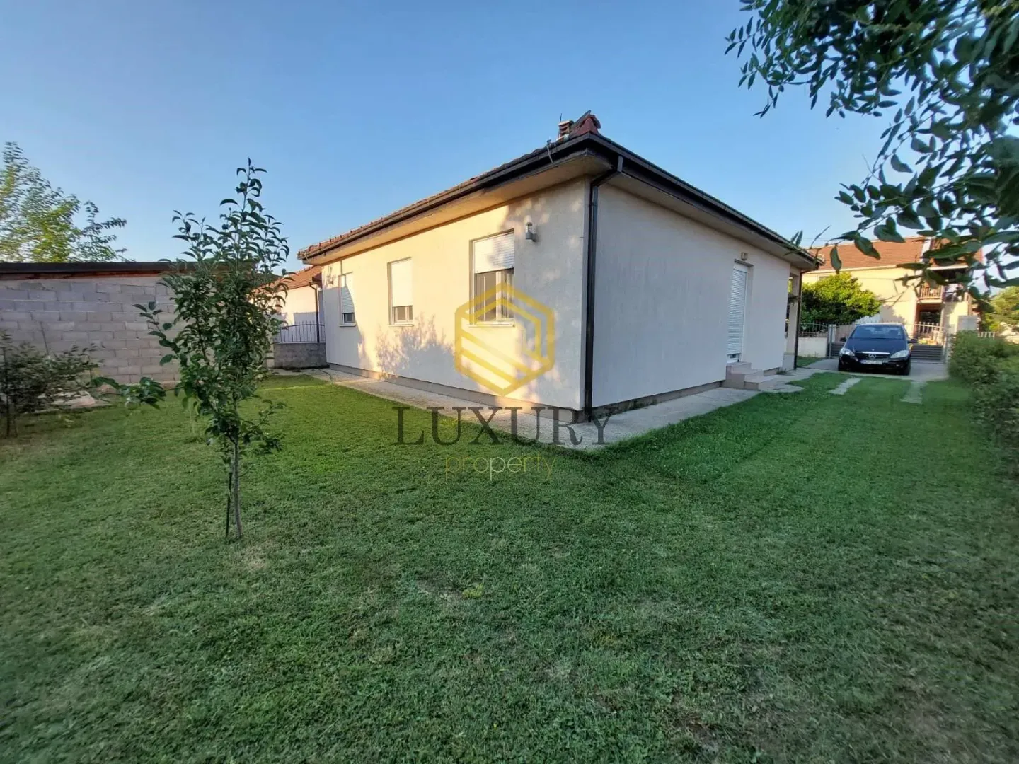 Izdavanje, kuća, 120m², Tološi, Podgorica