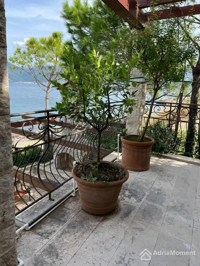 Prodaja, kuća, 259m², Krašići, Tivat
