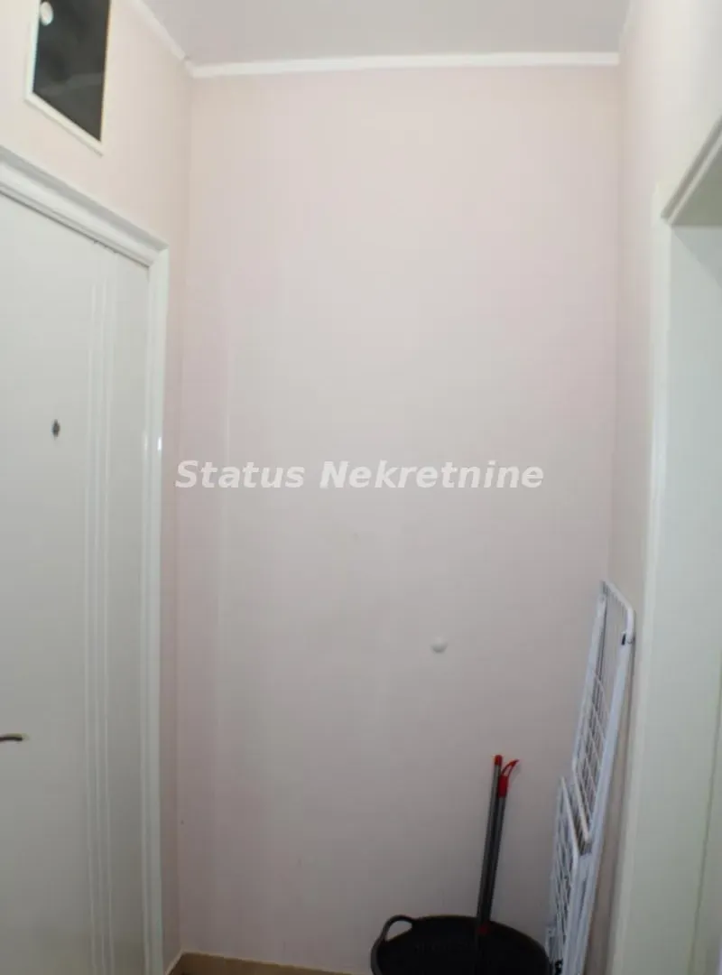 Prodaja, garsonjera, 29m², Grbavica, Novi Sad Sve Podlokacije