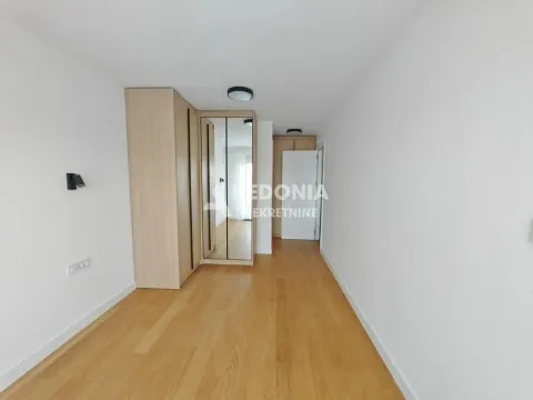 Rent, four bedroom apartment, 133m², Autokomanda, Voždovac Sve Podlokacije - image 9