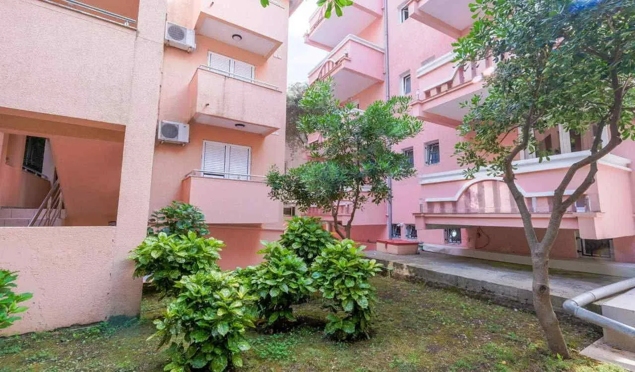 Prodaja, ugostiteljski objekat, 1256m², Podkošljun, Budva