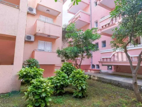 Sale, hospitality venue, 1256m², Podkošljun, Budva - image 42