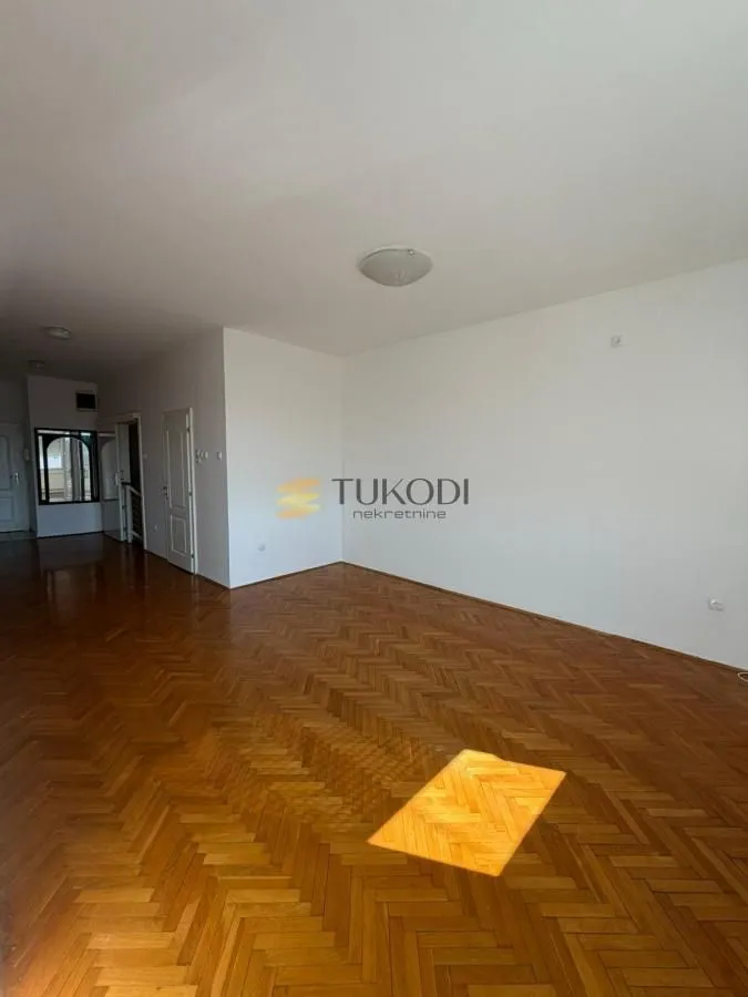 Sale, four bedroom apartment, 120m², Stari grad, Novi Sad