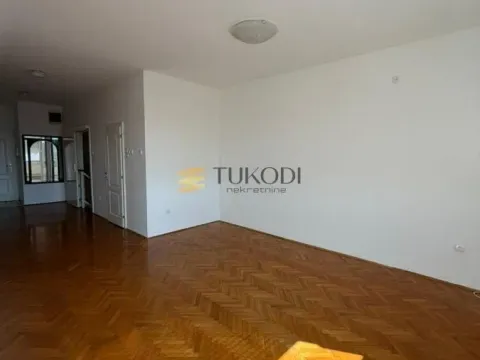 Sale, four bedroom apartment, 120m², Stari grad, Novi Sad - image 3