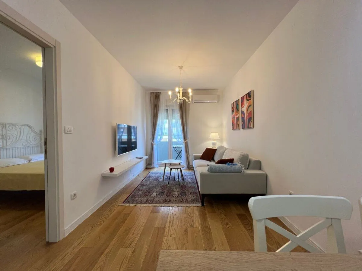 Rent, one bedroom apartment, 42m², Central Point, Podgorica