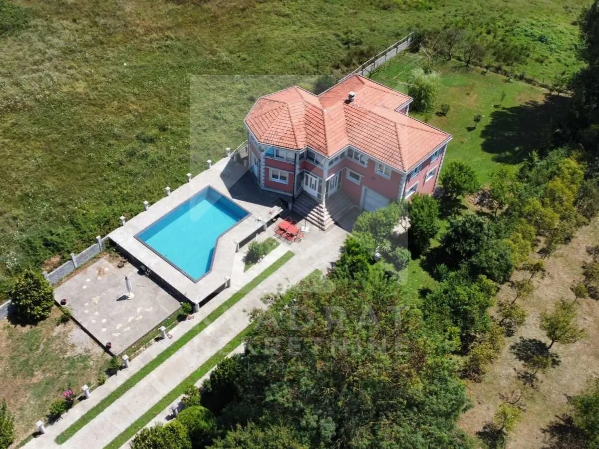 Prodaja, kuća, 350m², Kosić, Danilovgrad