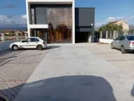 Izdavanje, poslovni prostor, 350m², City Kvart, Podgorica - image 1