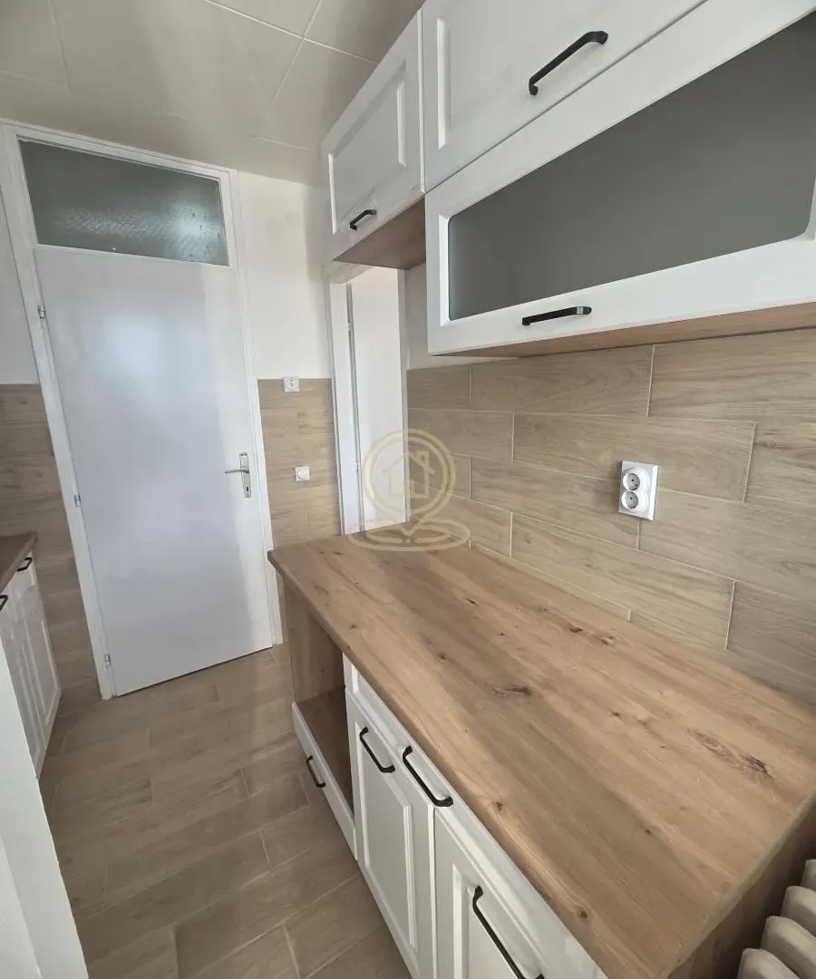 Prodaja, trosoban stan, 75m², Medijana, Niš