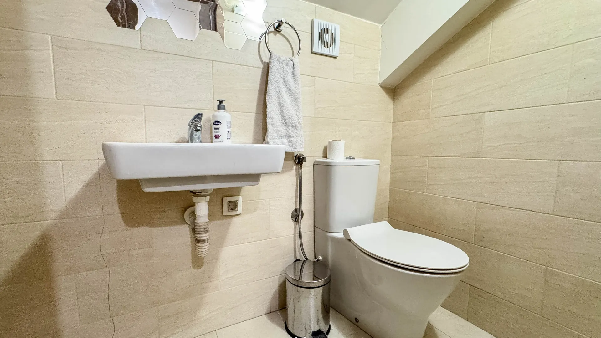 Izdavanje, dvosoban stan, 70m², Zabjelo, Podgorica