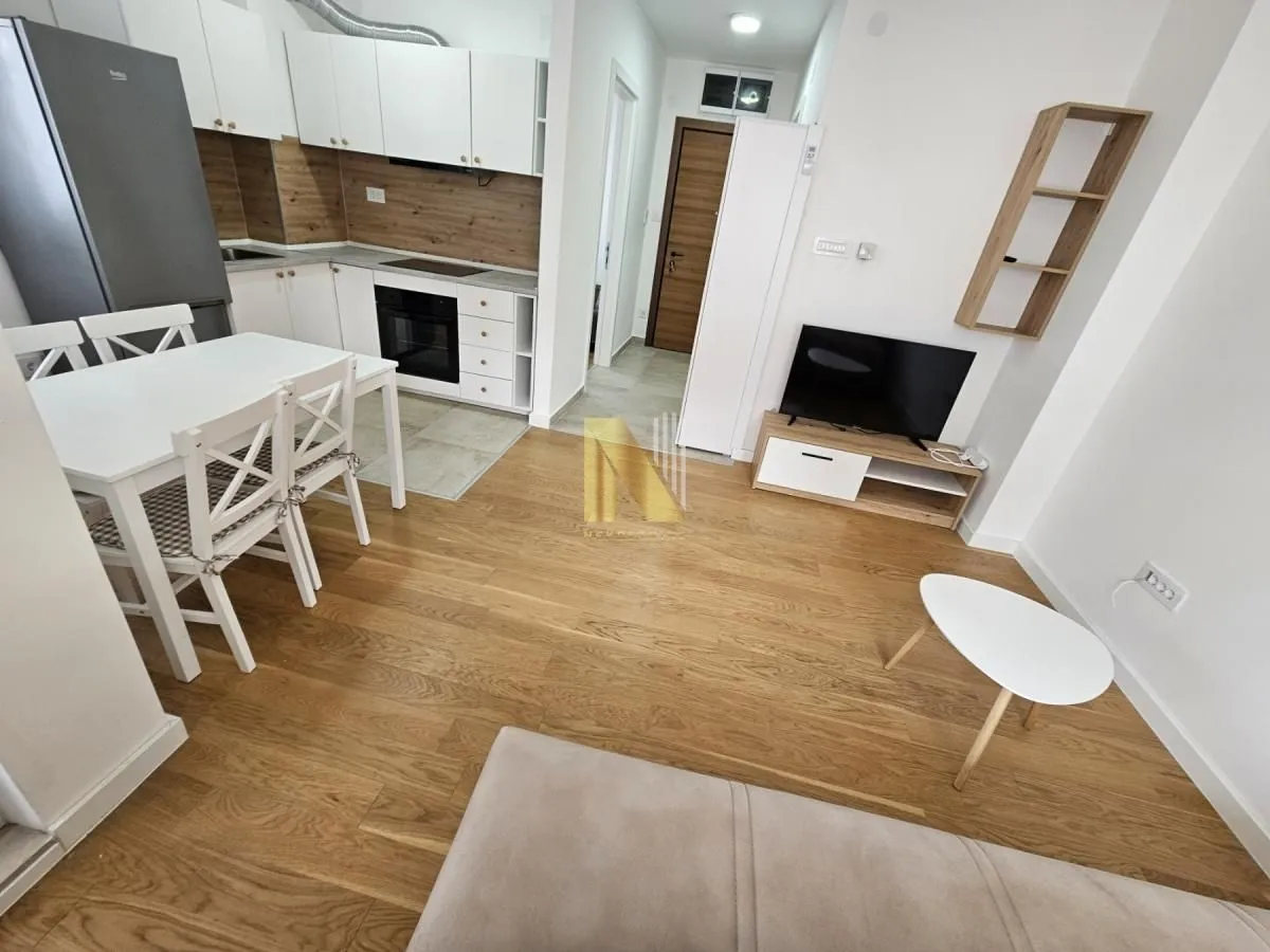 Izdavanje, jednosoban stan, 34m², Bulevar Evrope, Novi Sad Sve Podlokacije