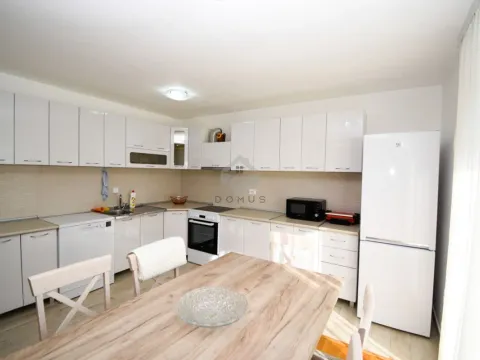 Rent, three bedroom apartment, 108m², Donja Gorica, Podgorica - image 8