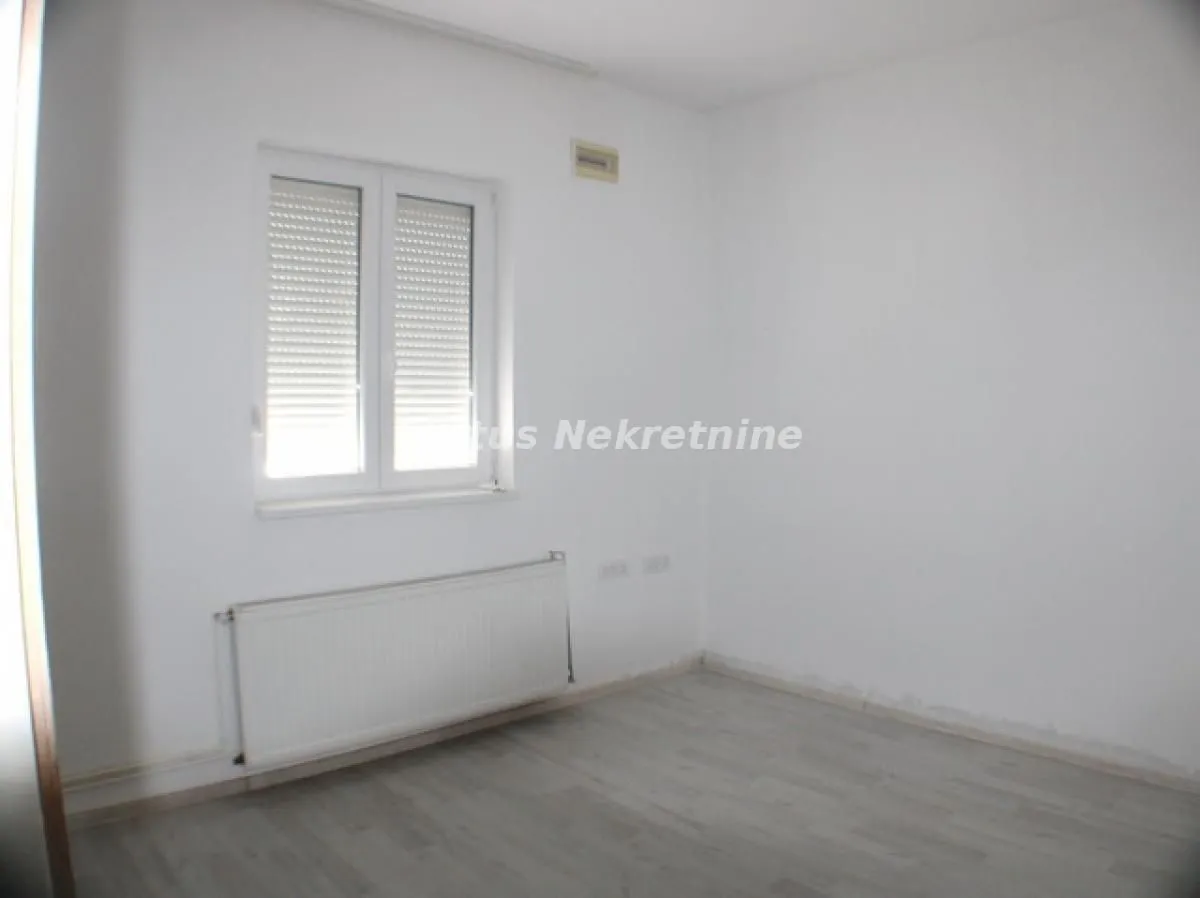 Prodaja, kuća, 225m², Veternik, Novi Sad Sve Podlokacije