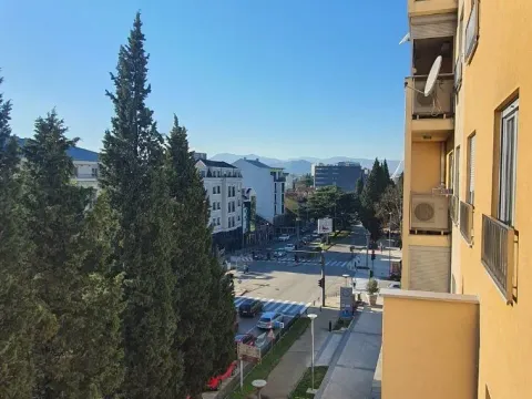 Rent, one bedroom apartment, 55m², Centar, Podgorica - image 4