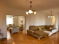 Izdavanje, četvorosoban stan, 147m², Savski Venac, Beograd - image 1