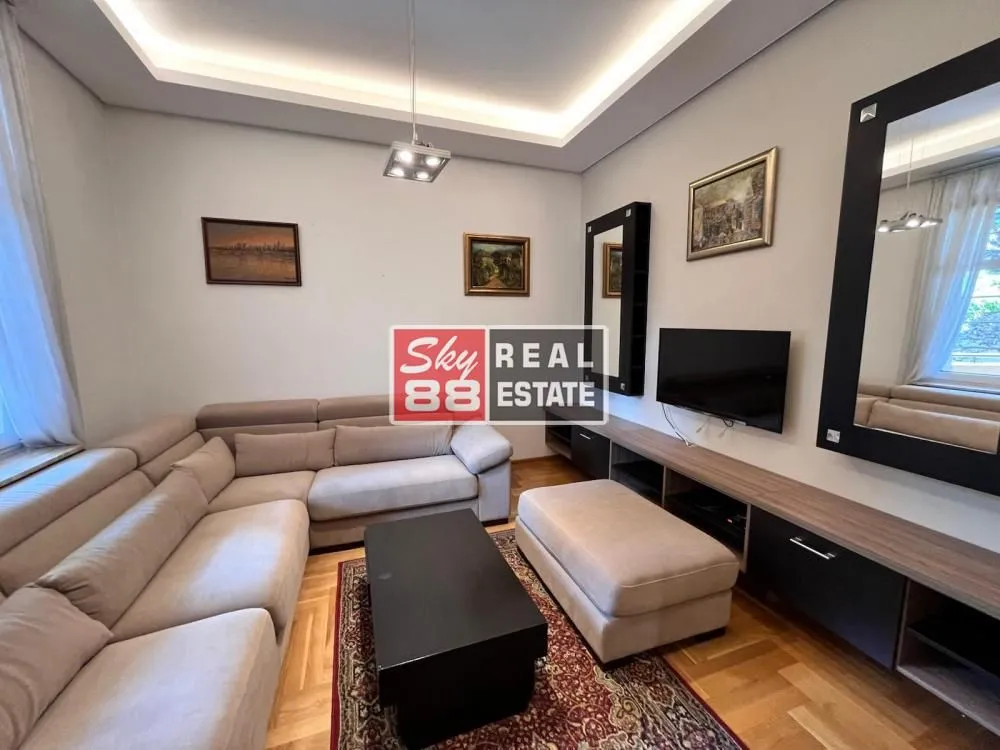 Rent, four bedroom apartment, 130m², Senjak, Beograd