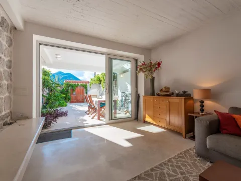Prodaja, kuća, 232m², Kotor, Crna Gora - image 8