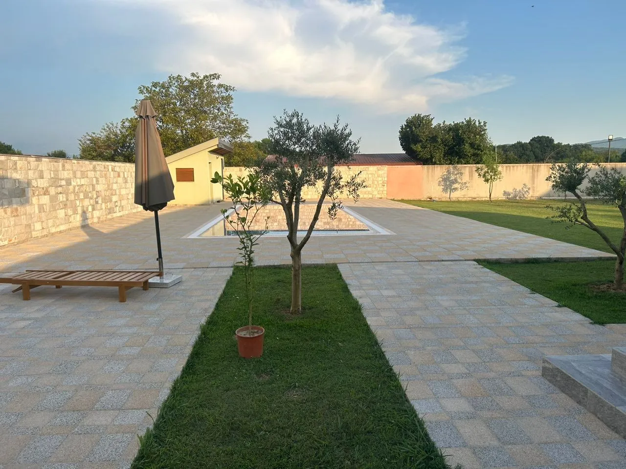 Rent, house, 220m², Ćurilac, Danilovgrad