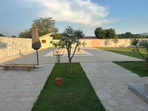 Rent, house, 220m², Ćurilac, Danilovgrad - image 6