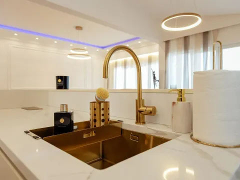 Izdavanje, trosoban stan, 149m², Donja Lastva, Tivat - image 7