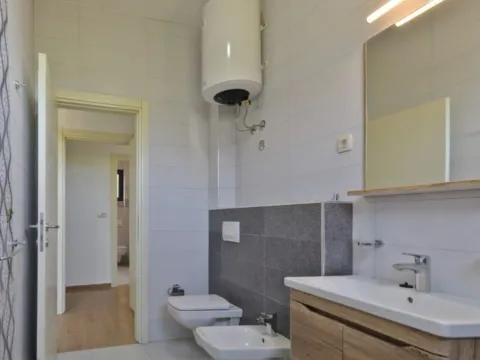 Prodaja, dvosoban stan, 81m², Bečići, Budva - image 8