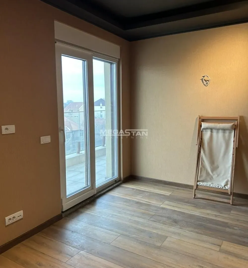 Prodaja, četvorosoban stan, 162m², Pančevo, Srbija