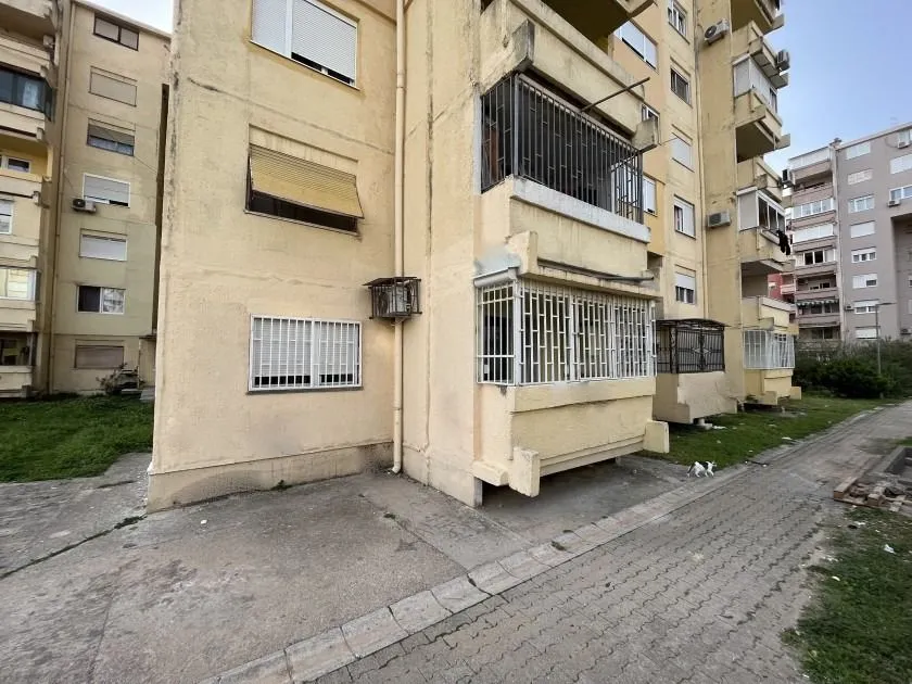 Prodaja, trosoban stan, 105m², Centar, Bar