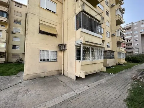 Prodaja, trosoban stan, 105m², Centar, Bar - image 1