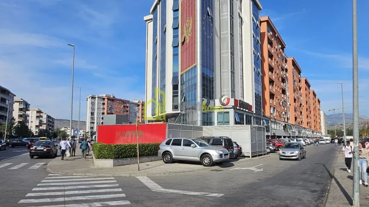 Izdavanje, poslovni prostor, 50m², City Kvart, Podgorica
