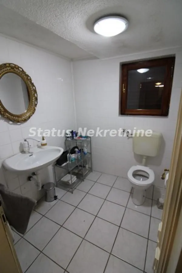 Prodaja, kuća, 416m², Sremska Mitrovica, Srbija