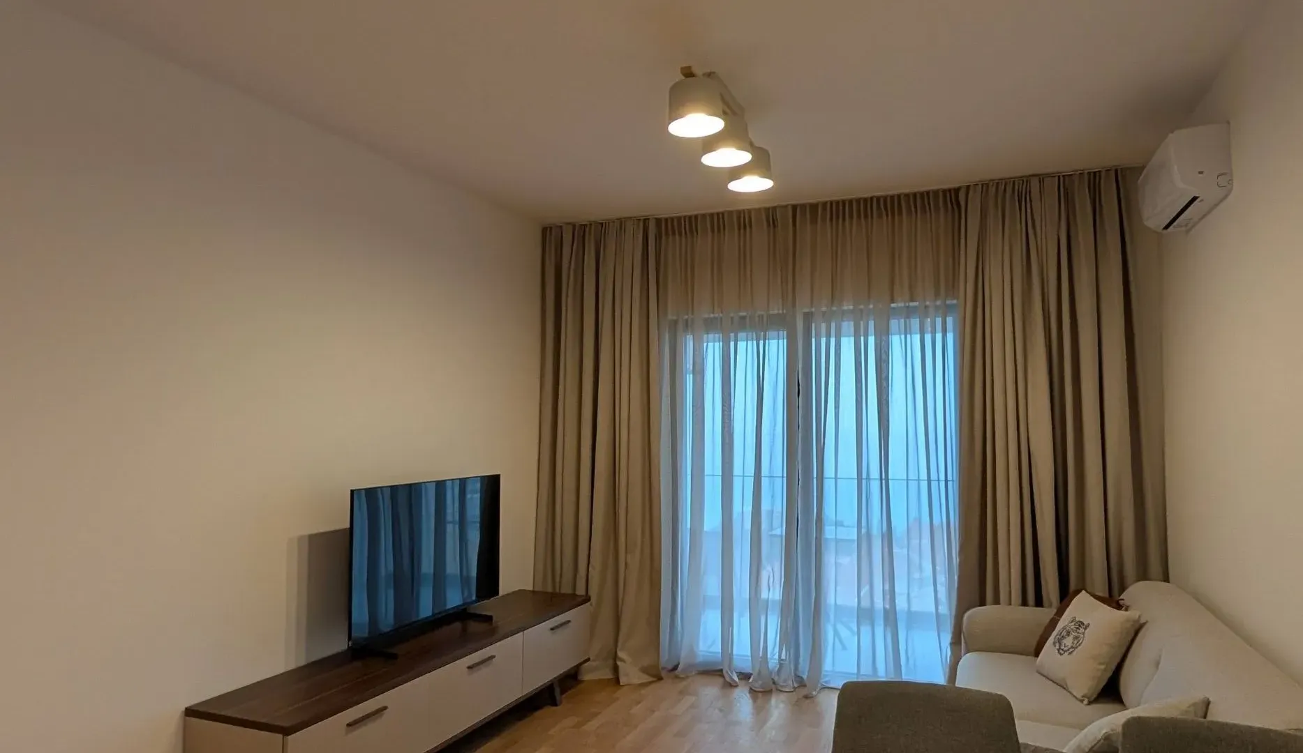 Rent, three bedroom apartment, 58m², Bečići, Budva