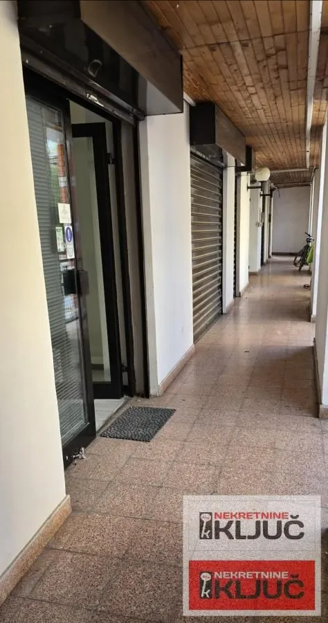 Izdavanje, poslovni prostor, 61m², Centar, Novi Sad