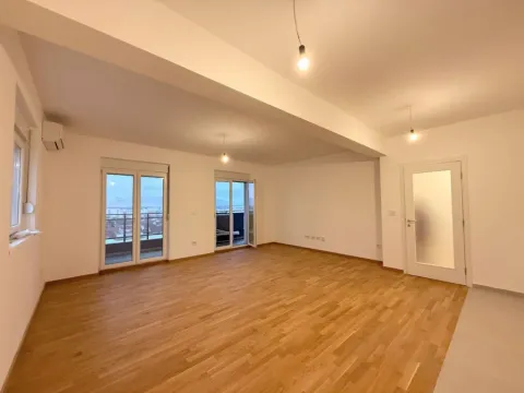 Sale, three bedroom apartment, 104m², Stari Aerodrom, Podgorica - image 1