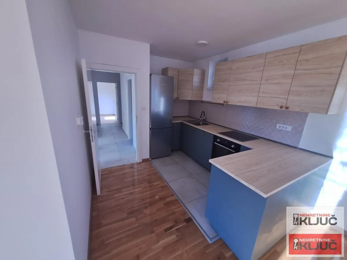 Prodaja, trosoban stan, 74m², Veternička rampa, Novi Sad Sve Podlokacije