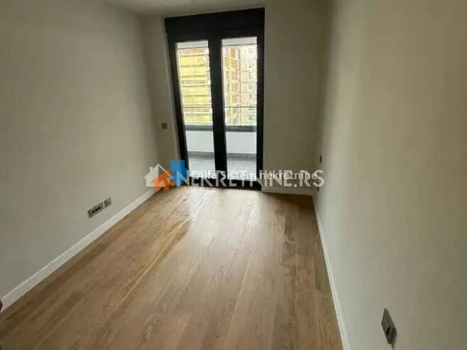 Izdavanje, trosoban stan, 78m², Novi Beograd Blok 65, Novi Beograd Sve Podlokacije
