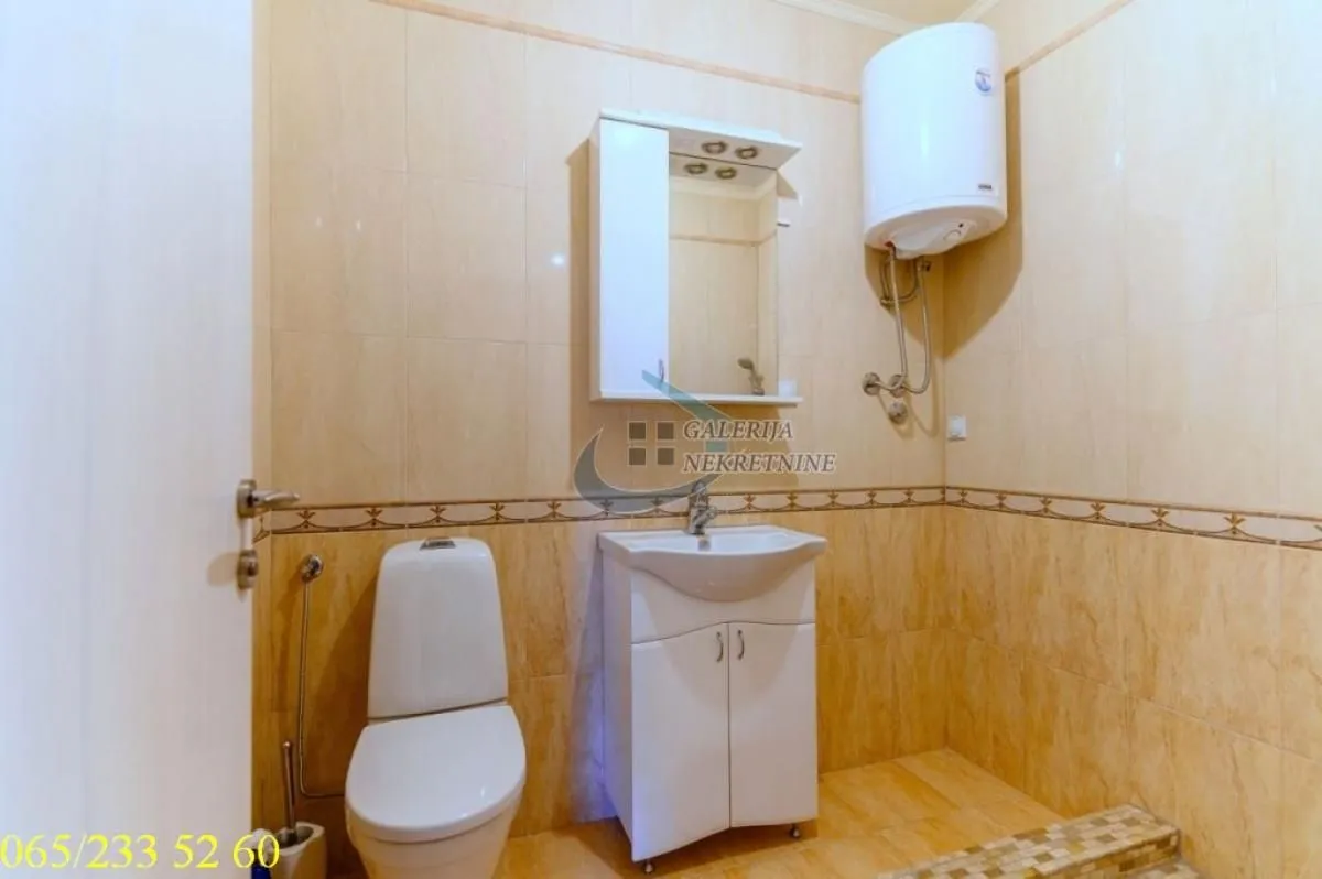 Prodaja, četvorosoban stan, 99m², Farmaceutski Fakultet, Voždovac Sve Podlokacije