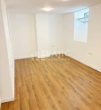 Empty bright room with wooden flooring. - image 5