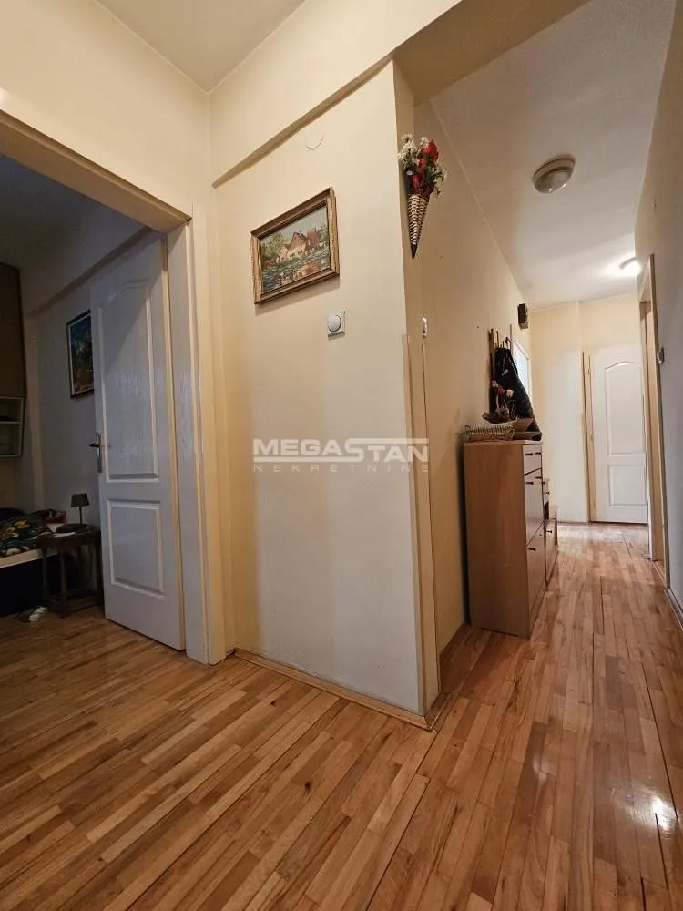Sale, three bedroom apartment, 69m², Karaburma, Palilula Sve Podlokacije