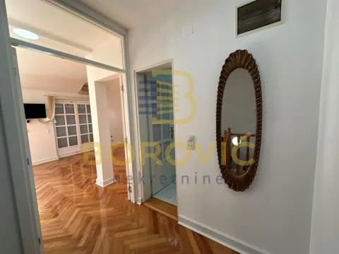 Izdavanje, četvorosoban stan, 120m², Savski Venac, Beograd - image 7