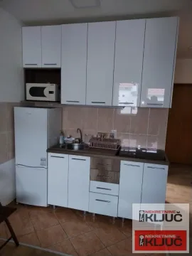 Rent, studio apartment, 22m², Bulevar Oslobodjenja, Novi Sad Sve Podlokacije - image 3