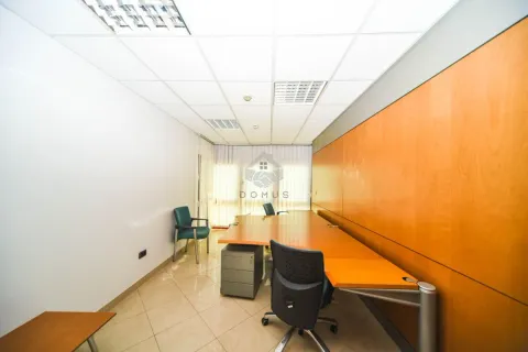 Rent, office space, 414m², Preko Morače, Podgorica - image 11