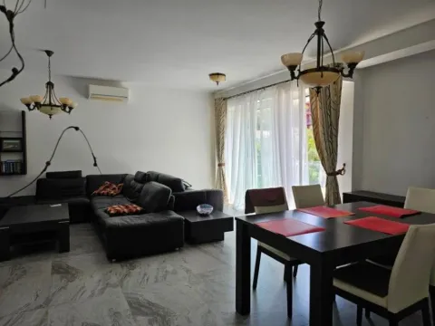 Rent, one bedroom apartment, 62m², Sveti Stefan, Budva