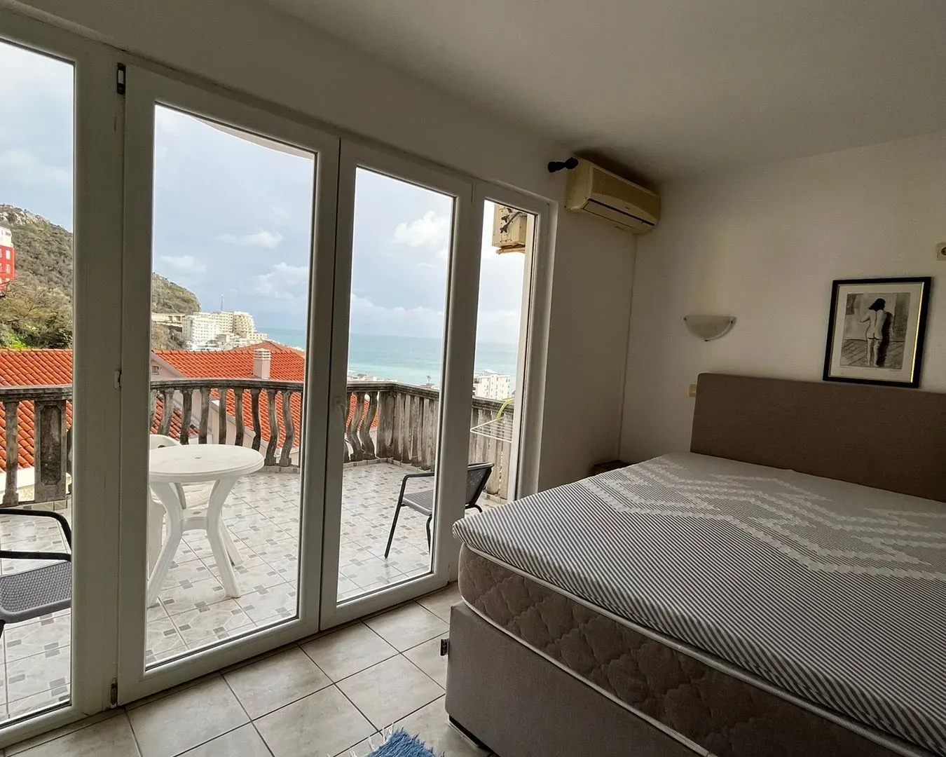 Izdavanje, jednosoban stan, 55m², Rafailovići, Budva