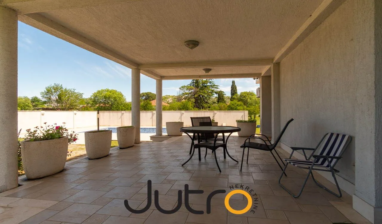 Rent, house, 320m², Donja Gorica, Podgorica