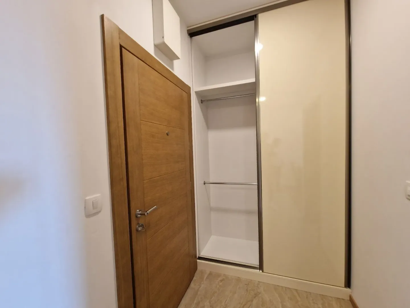 Izdavanje, jednosoban stan, 41m², Budva, Crna Gora