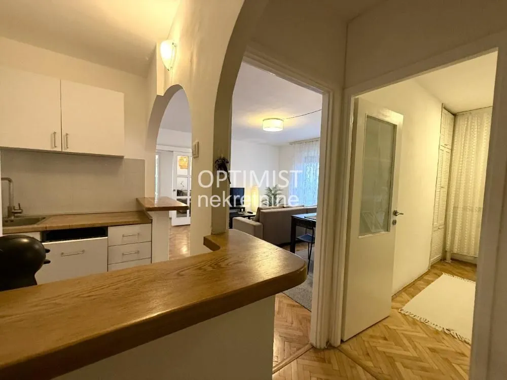 Rent, four bedroom apartment, 76m², Profesorska Kolonija, Palilula Sve Podlokacije